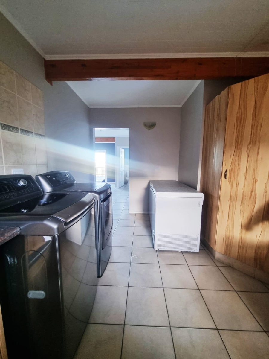 5 Bedroom Property for Sale in Tergniet Western Cape